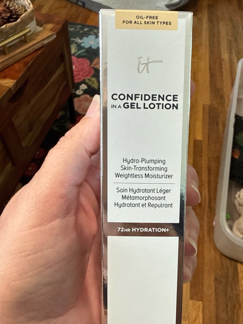 it cosmetics Confidence in a Gel Lotion - White, Gold, Silver